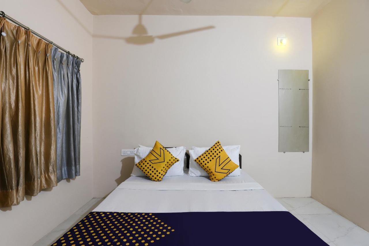 Spot On 64818 Hotel Minal Jāmnagar Екстериор снимка