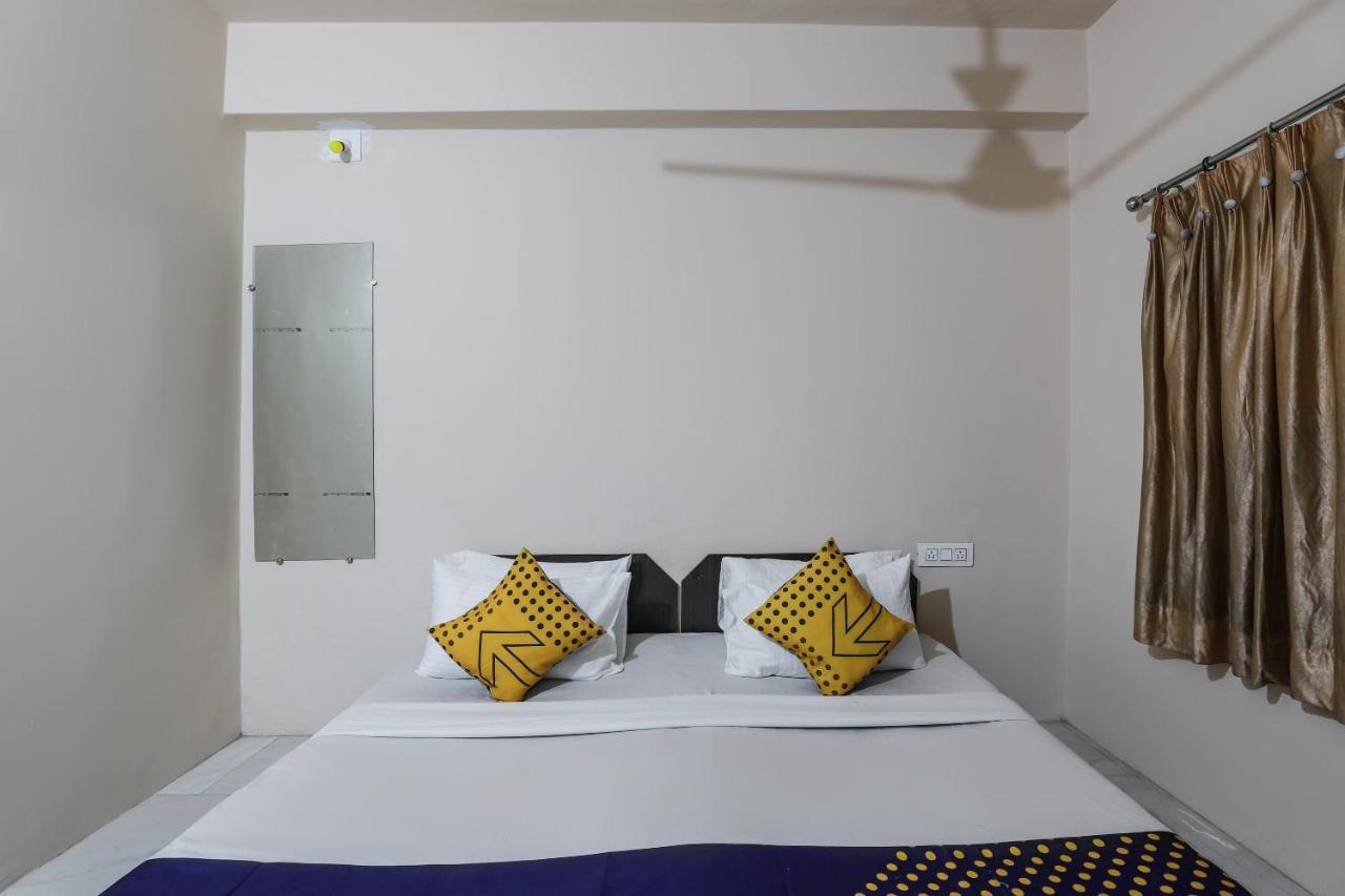 Spot On 64818 Hotel Minal Jāmnagar Екстериор снимка
