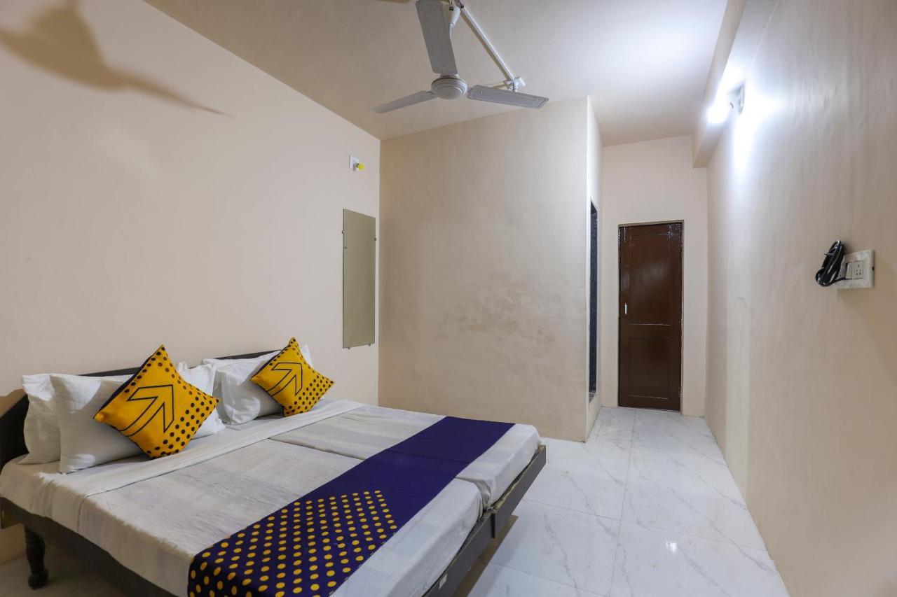 Spot On 64818 Hotel Minal Jāmnagar Екстериор снимка